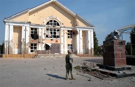 Russia and Ukraine swap prisoners after Kursk offensive .